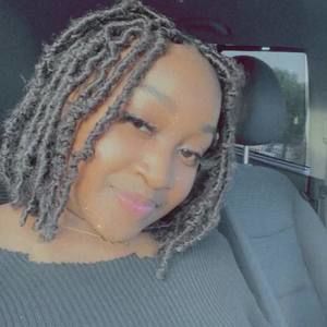 Meet your Posher, Samyra